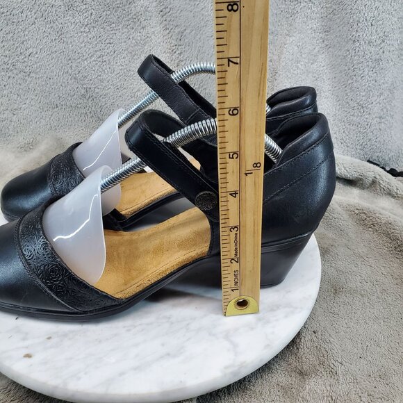 Clarks Shoes Womens Size 10 Black Leather Emily 2 Ketra Academia Block Heels - Picture 2 of 12